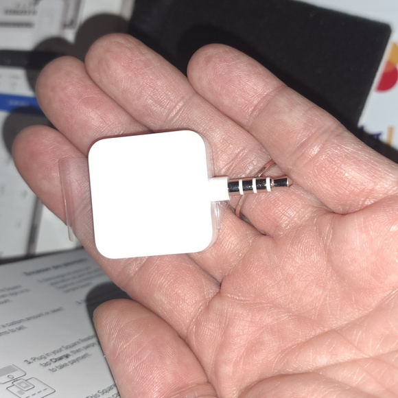 NWT square reader for magstripe. New, never used. - Picture 5 of 7